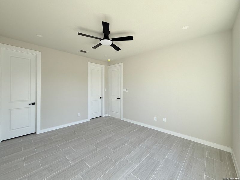 Spacious, unfurnished interior of a new home in , San Antonio (Image 9).