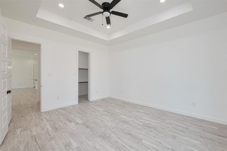 Spacious, unfurnished interior of a new home in , Houston (Image 18).