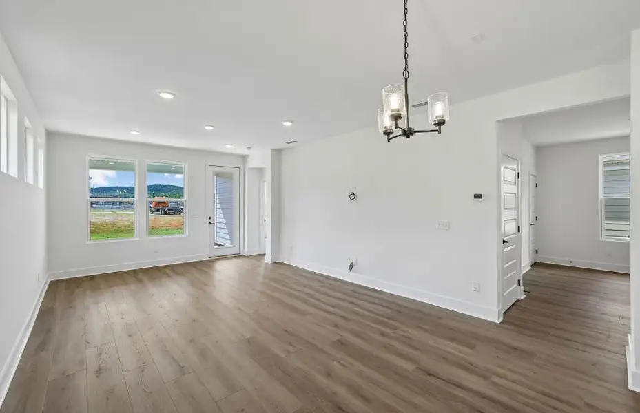 Spacious, unfurnished interior of a new home in Del Webb Barton Village, Lebanon (Image 38).