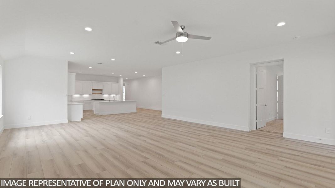 Spacious, unfurnished interior of a new home in Hills of Westlake, Conroe (Image 11).