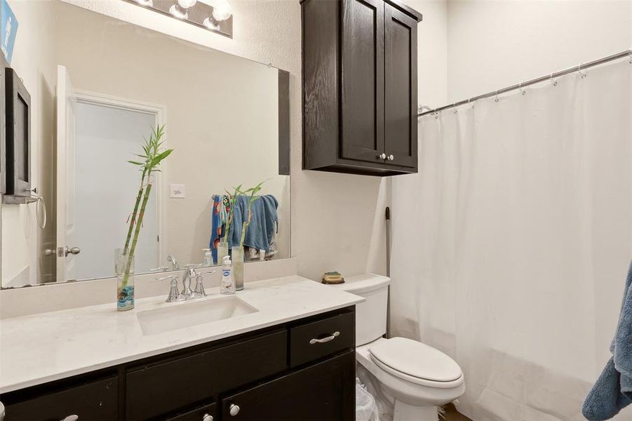 Furnished interior view inside a new home in , Glenn Heights (Image 8).