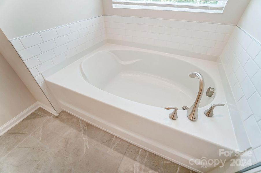 Garden tub depends on structural options