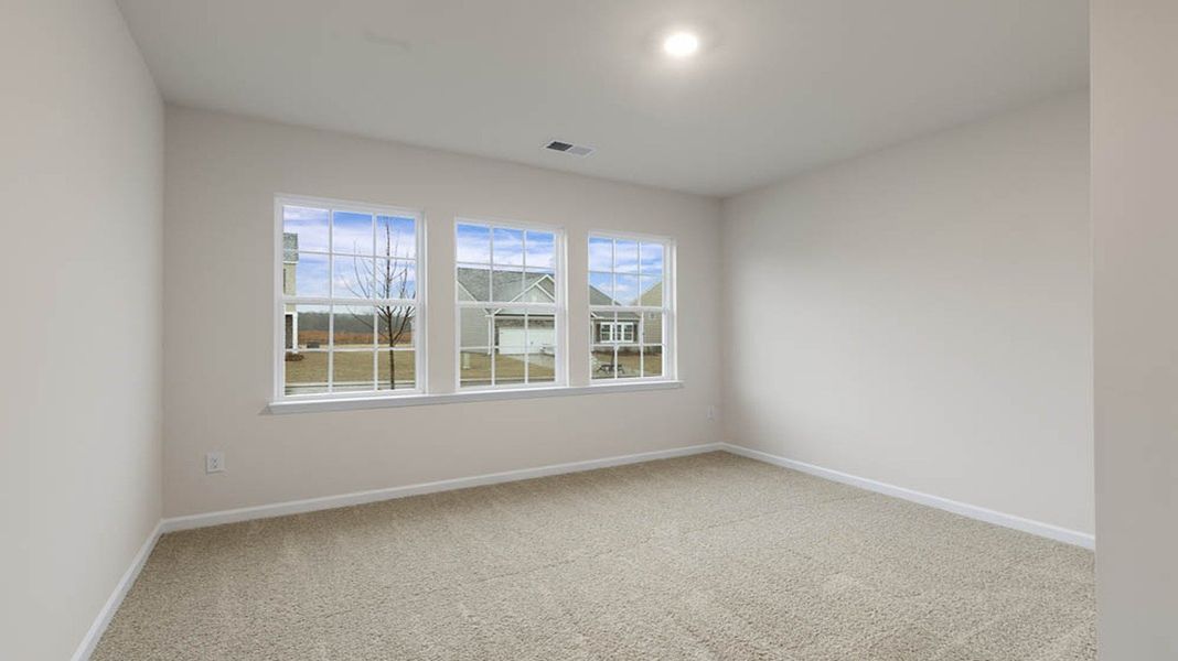 Spacious, unfurnished interior of a new home in Cambridge Park, Mebane (Image 10).