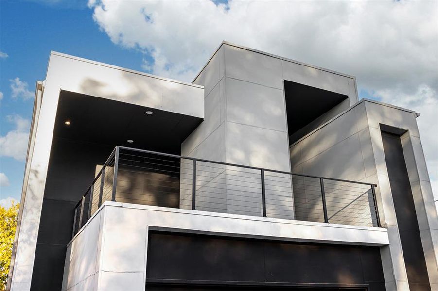 Exterior details and patio area of a home in , Dallas (Image 28).