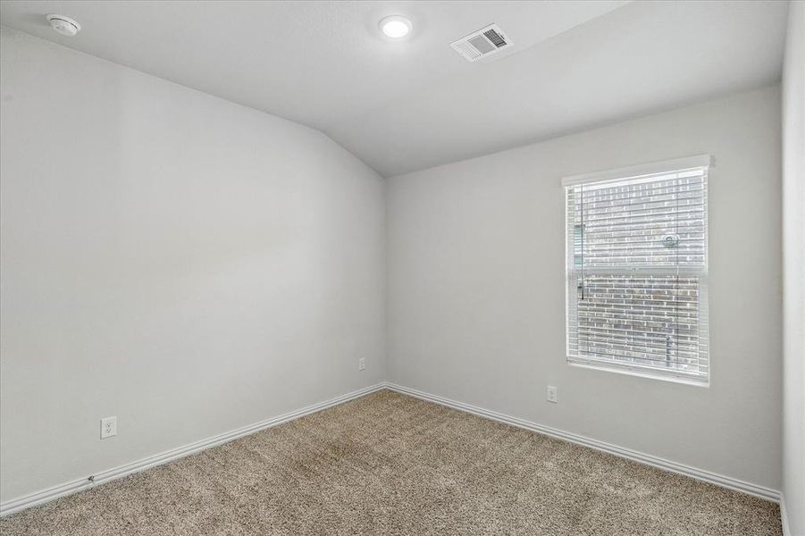 Spacious, unfurnished interior of a new home in Cibolo Hills, Fort Worth (Image 33).