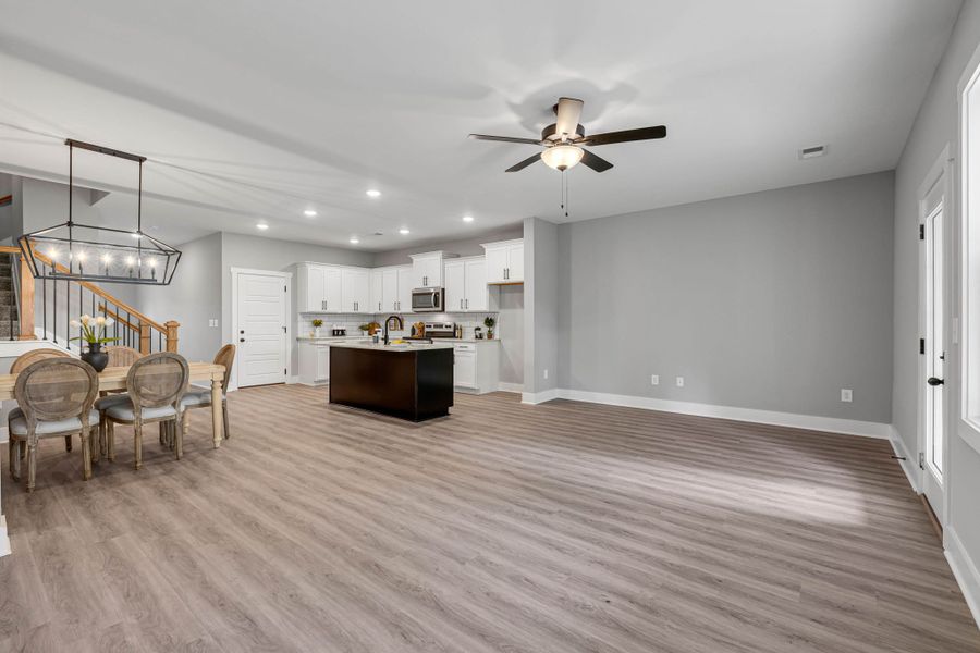Representative unfurnished interior of a home built from the Colin by Horizon Construction and Development in The Village at Bonnie Oaks, Lebanon (Image 20).