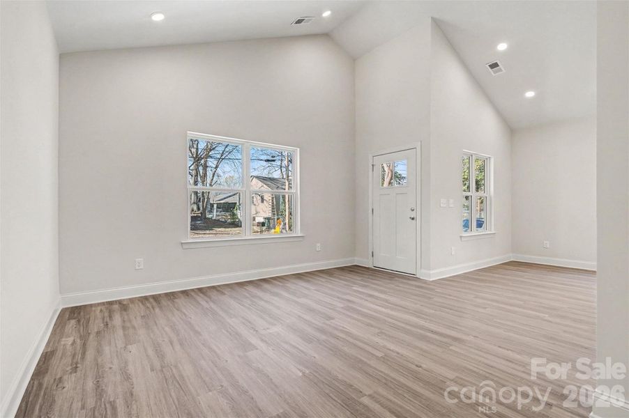Spacious, unfurnished interior of a new home in , Monroe (Image 14).