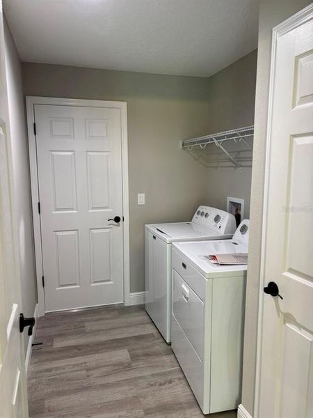 Furnished interior view inside a new home in , Dunnellon (Image 9).