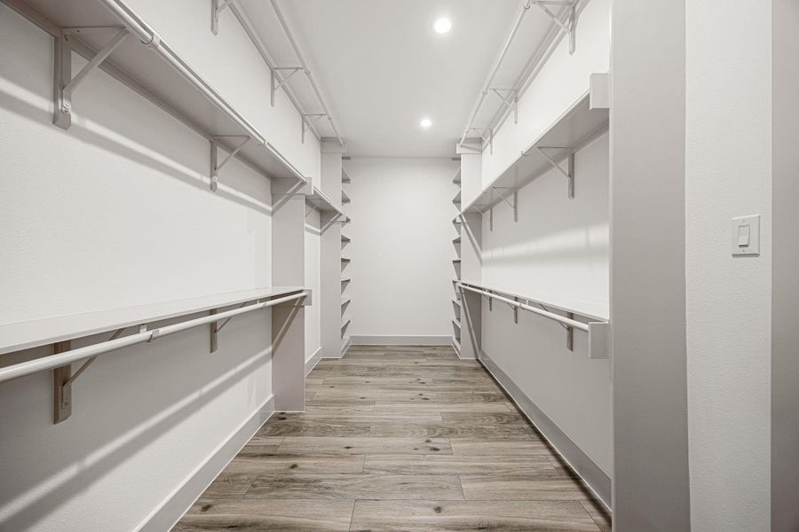 Spacious, unfurnished interior of a new home in , Houston (Image 21).