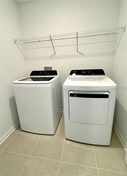 Close-up of interior finishes inside a home in Hunt Club Groves, Lake Wales (Image 13).