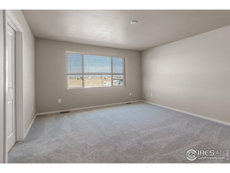 EXAMPLE PHOTO: MASTER BEDROOM