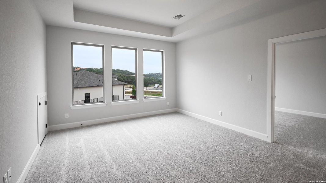 Spacious, unfurnished interior of a new home in Hidden Canyon, San Antonio (Image 20).