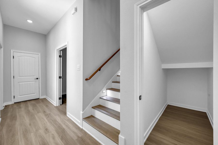 Spacious, unfurnished interior of a new home in , Willis (Image 13).