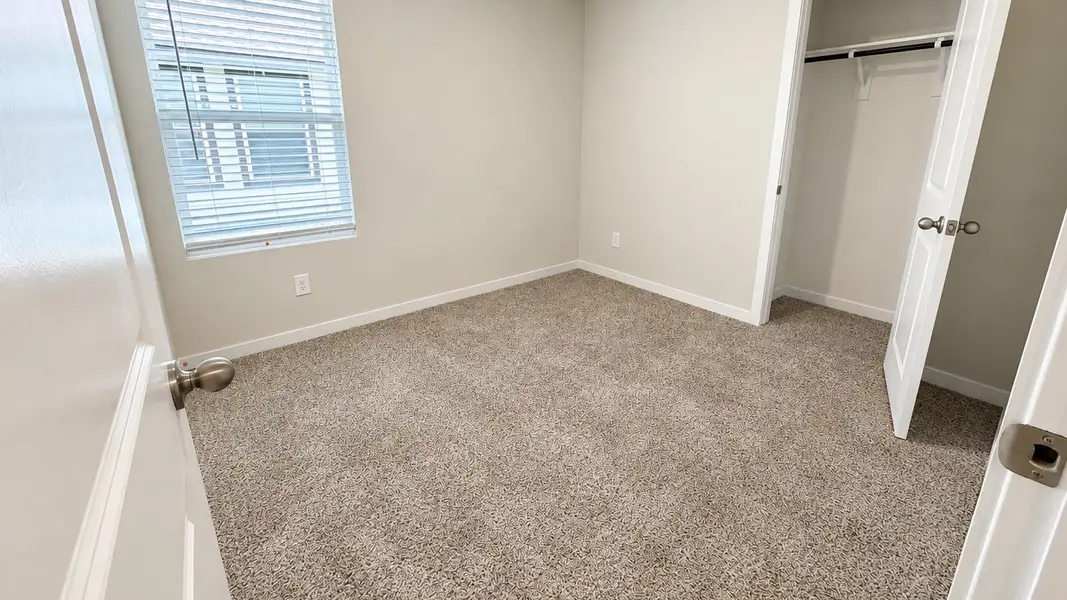 Spacious, unfurnished interior of a new home in Waldron Estates, Corpus Christi (Image 14).