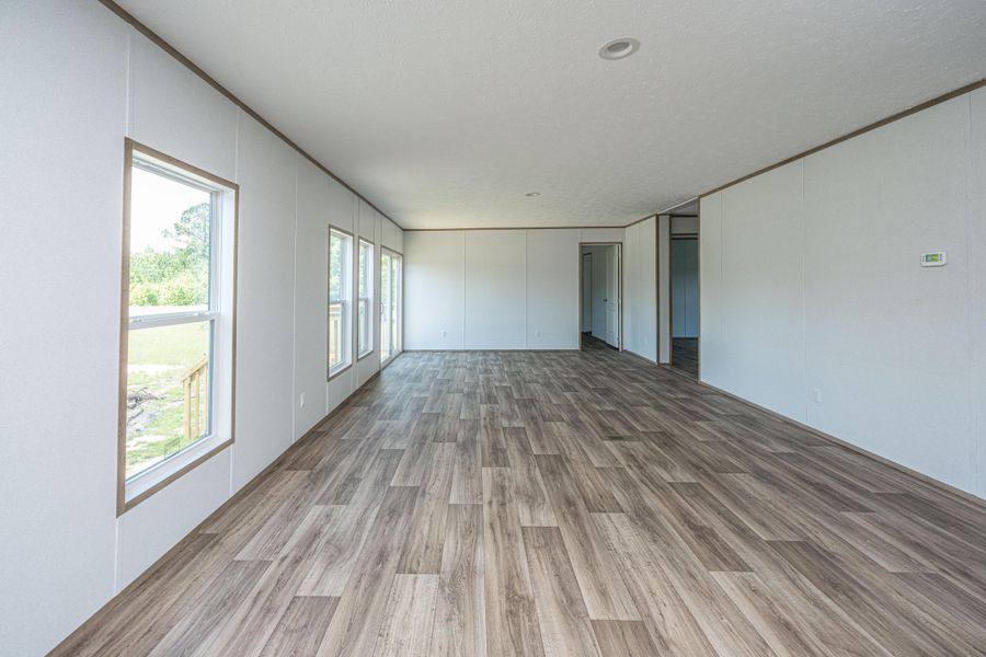 Spacious, unfurnished interior of a new home in , St. George (Image 31).