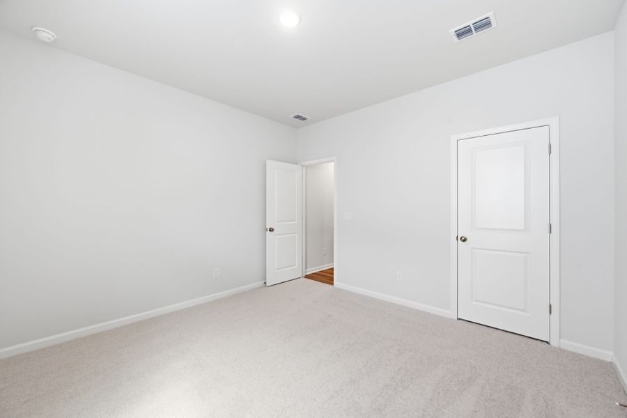 Spacious, unfurnished interior of a new home in Grand Arbor, Blythewood (Image 14).