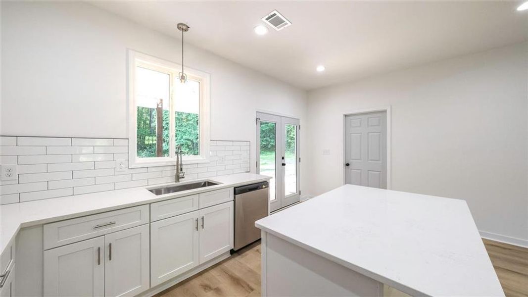 Furnished interior view inside a new home in , Temple (Image 9).