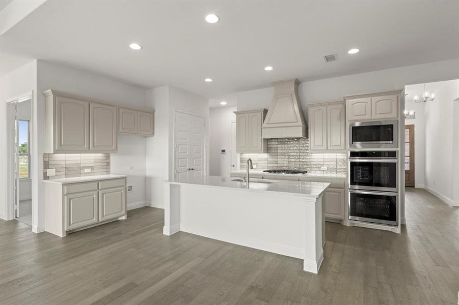 12. 1442 Canadian - Kitchen (2)