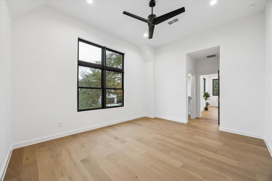 Spacious, unfurnished interior of a new home in , Houston (Image 21).