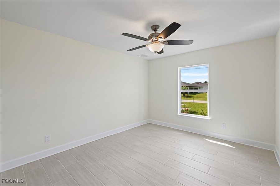 Spacious, unfurnished interior of a new home in Cape Coral, Cape Coral (Image 25).
