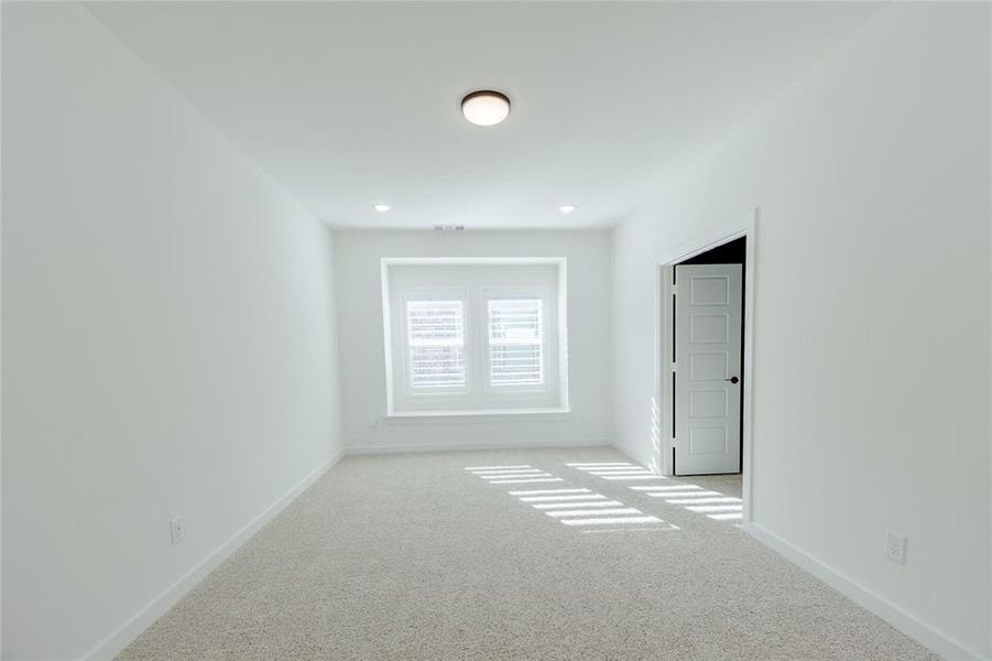 Spacious, unfurnished interior of a new home in , Aubrey (Image 31).