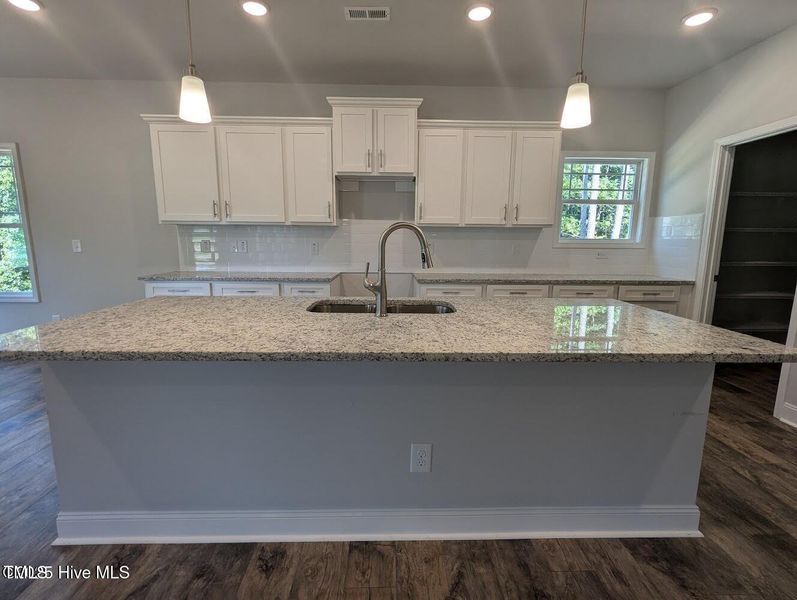 Kitchen island Representation