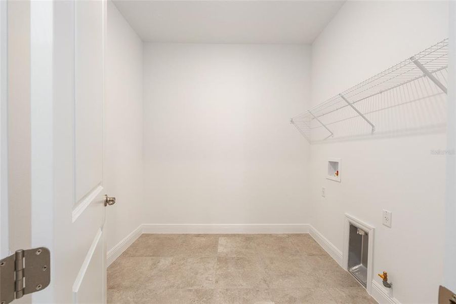 Spacious, unfurnished interior of a new home in , Ocala (Image 36).