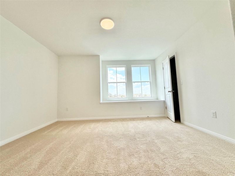 Spacious, unfurnished interior of a new home in Porter Country, Buda (Image 21). Spacious, unfurnished interior of a new home in Porter Country, Buda (Image 21).