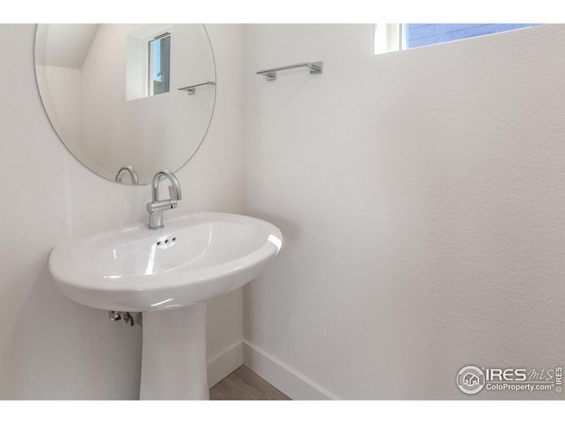 EXAMPLE PHOTO: POWDER BATH