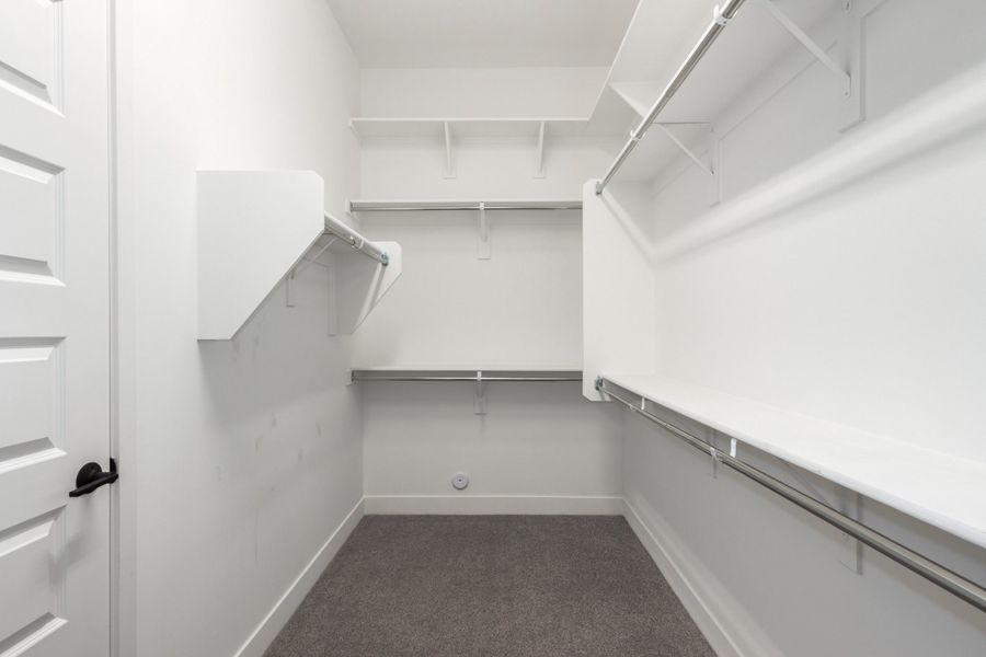 Spacious, unfurnished interior of a new home in Stonehaven, Glendale (Image 17).