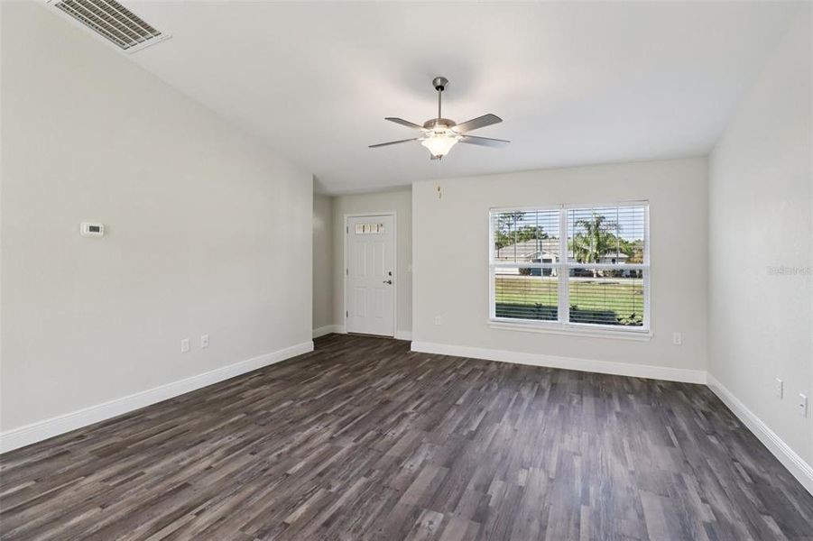 Spacious, unfurnished interior of a new home in , Ocala (Image 13).
