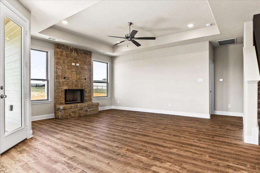 Spacious, unfurnished interior of a new home in Honeysuckle Ranch, Springtown (Image 18).