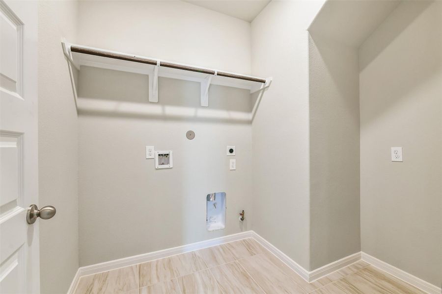 Spacious, unfurnished interior of a new home in Stone Creek Ranch, Hockley (Image 40).