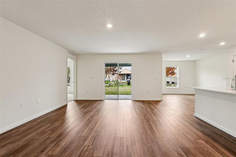 Spacious, unfurnished interior of a new home in Palm Bay Classic, Palm Bay (Image 27).