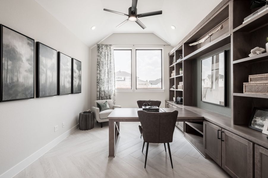 Representative furnished interior of a home built from the Carignan by Tri Pointe Homes in Sienna 80′, Missouri City (Image 7).