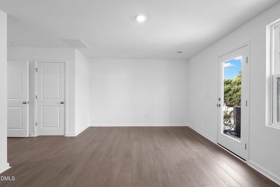 SUN_ElmGrove_Pic_Wyatt_Great_3of6