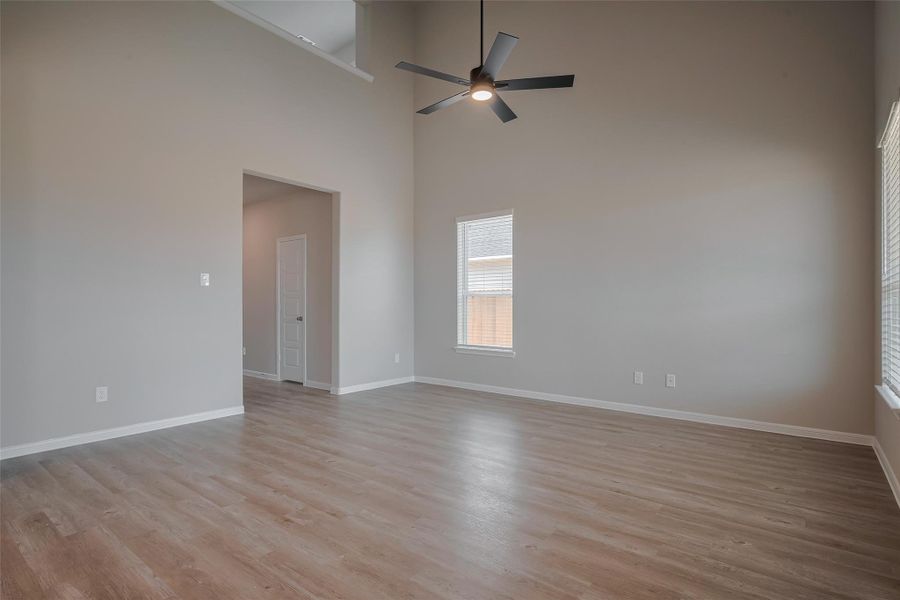 Spacious, unfurnished interior of a new home in La Segarra, Brookshire (Image 46).