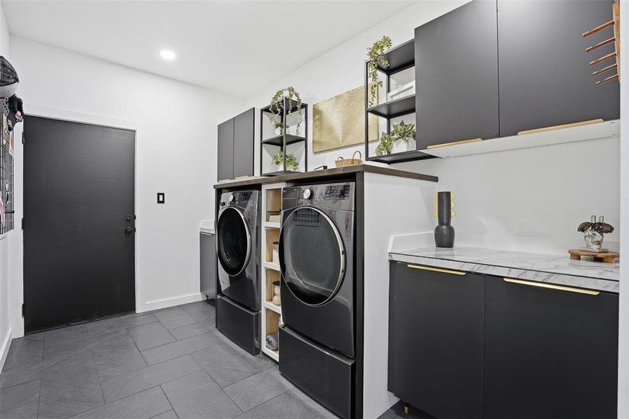 Furnished interior view inside a new home in , Granbury (Image 29).