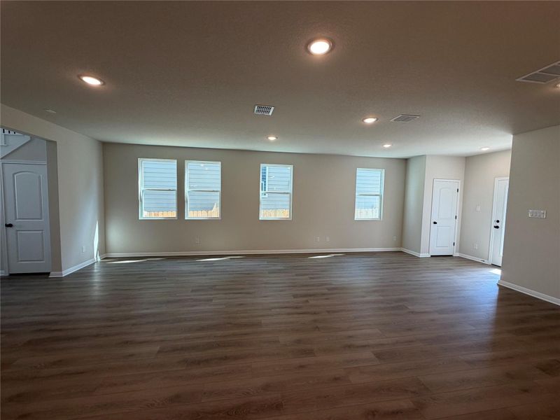Spacious, unfurnished interior of a new home in Lariat, Liberty Hill (Image 15).