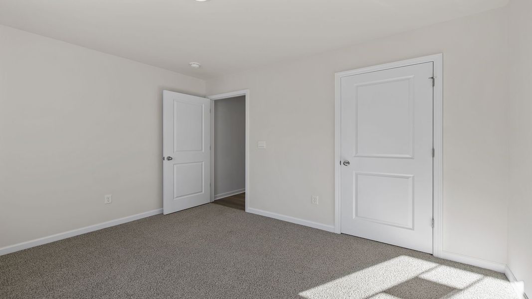Spacious, unfurnished interior of a new home in Cedar Gap, Fountain Inn (Image 13).