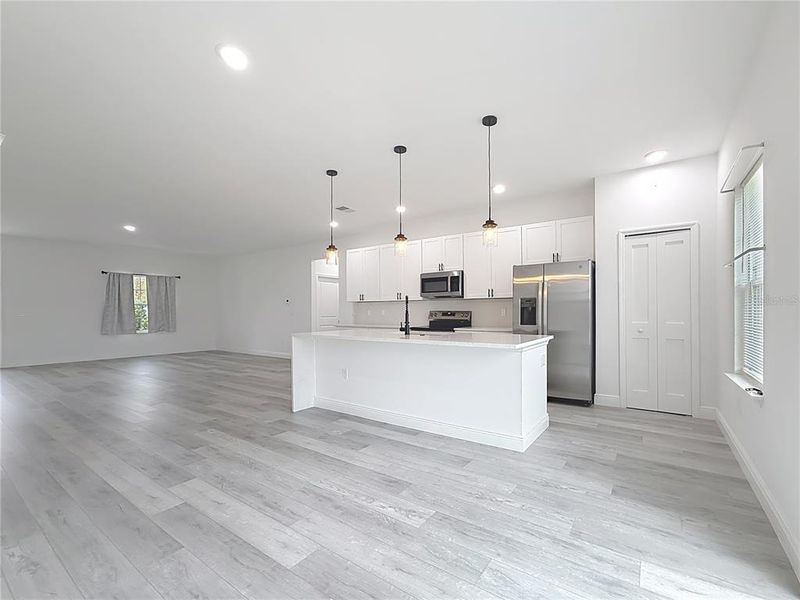 Spacious, unfurnished interior of a new home in , Ocala (Image 37).