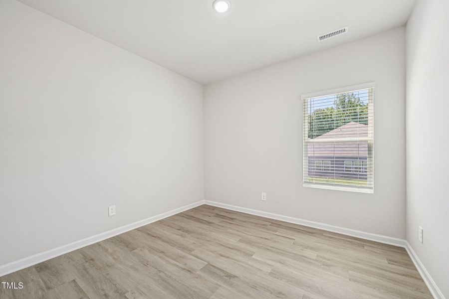 22-web-or-mls-Raleigh - Oak Manor - 721