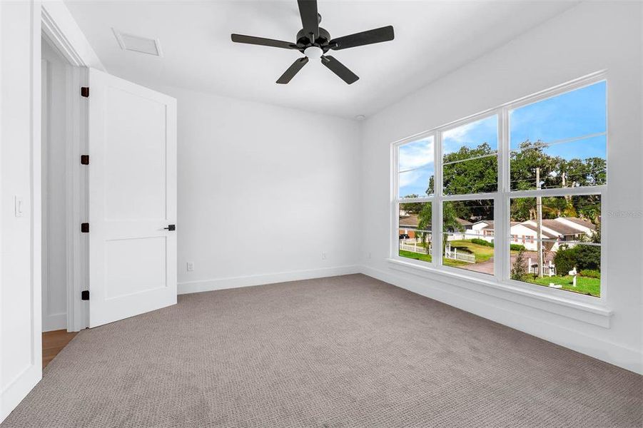 Spacious, unfurnished interior of a new home in , Orlando (Image 42).