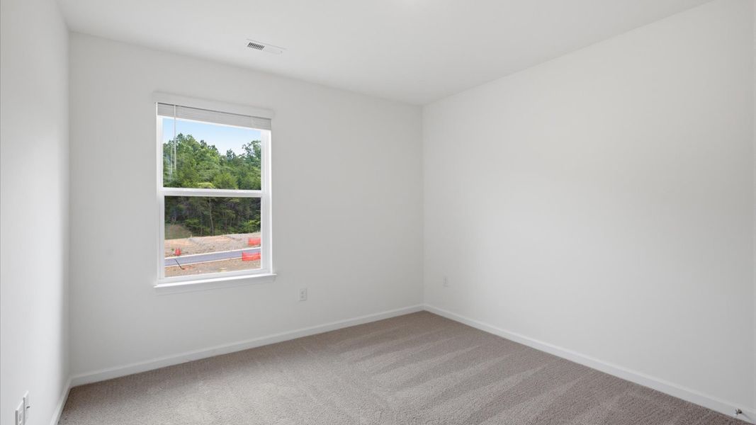 Spacious, unfurnished interior of a new home in Cherokee Crossing, Kodak (Image 19).