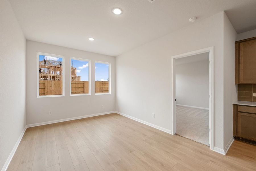 Spacious, unfurnished interior of a new home in Patterson Ranch, Georgetown (Image 12).