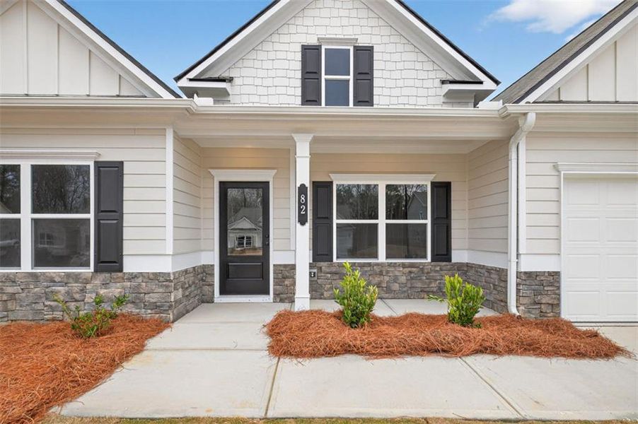 Exterior details and patio area of a home in Jones Ridge, Dallas (Image 3).