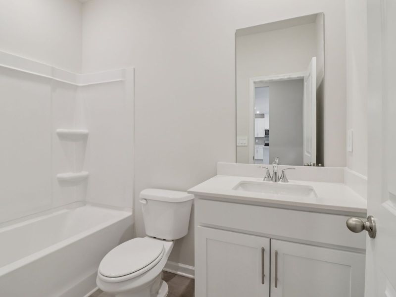 Furnished interior view inside a new home in Ivey Township, Dallas (Image 11).