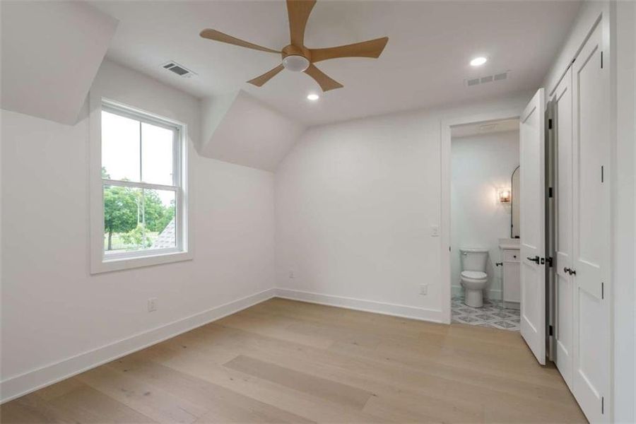 Spacious, unfurnished interior of a new home in , Monroe (Image 66).