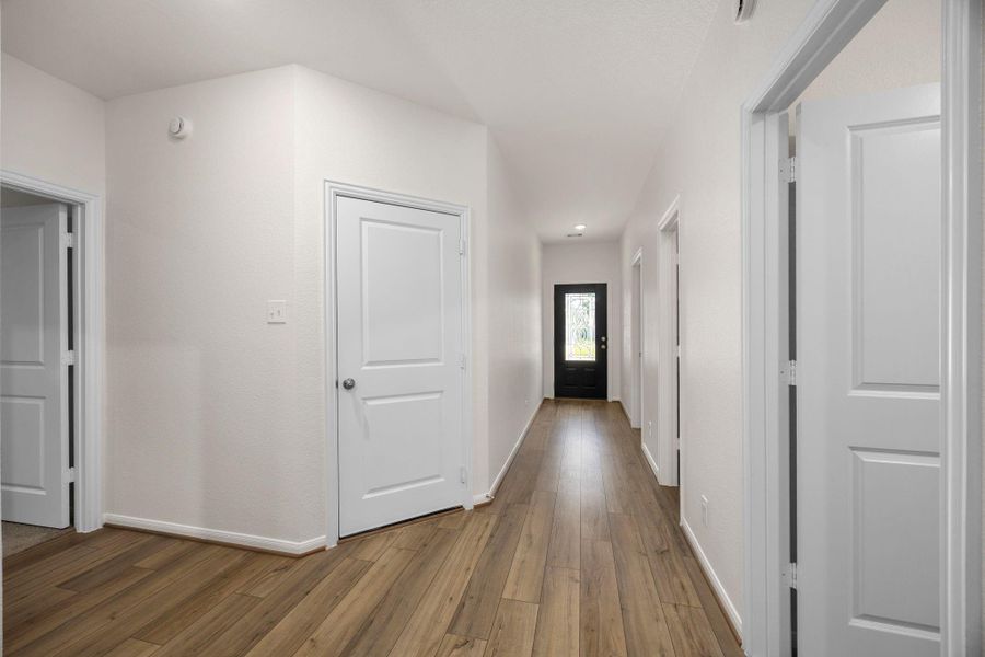 Spacious, unfurnished interior of a new home in Glen Oaks, Magnolia (Image 26). Spacious, unfurnished interior of a new home in Glen Oaks, Magnolia (Image 26).