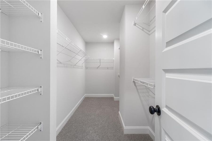 Spacious, unfurnished interior of a new home in Calgary Downs, Winder (Image 14).